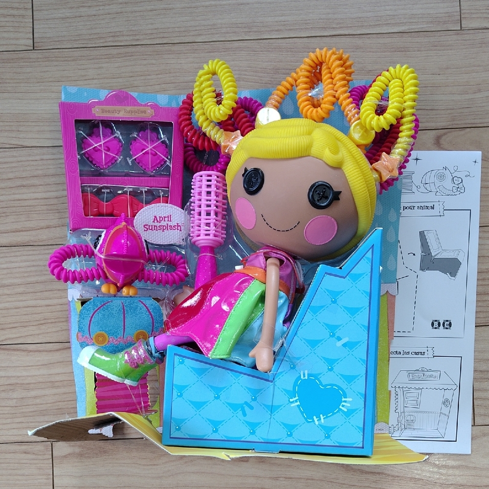 MGA Entertainment Lalaloopsy Silly Hair April Sunsplash 13" Doll
